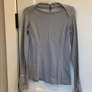 Lululemon size 6 women’s long sleeve top